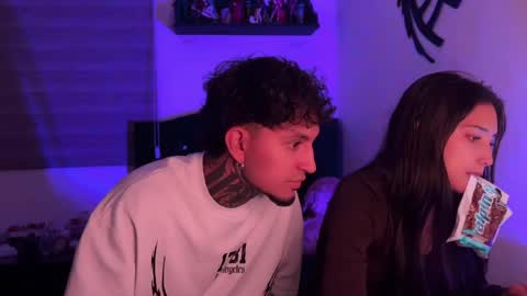 Jean Y Isa online show from June 5, 3:57 am