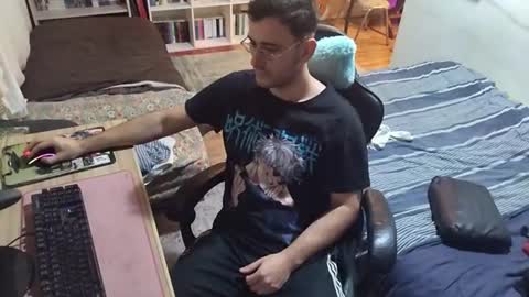 Noeliswaifu online show from July 18, 12:01 am