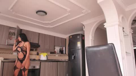  In instagram dayhannanoemi online show from April 27, 3:09 pm