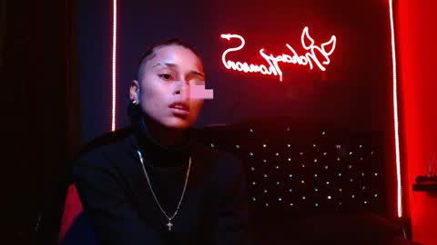 Noha Thomson online show from April 22, 11:23 pm