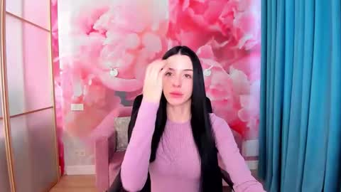 NoirDiva online show from March 25, 6:42 am