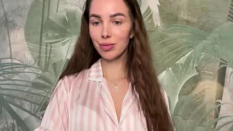 Noirelle online show from September 30, 6:35 am