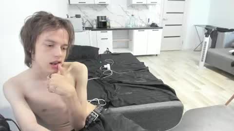 nolan_sagee online show from June 20, 11:27 am