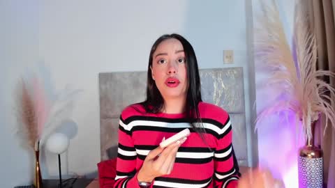 Nora Da Silva online show from February 5, 1:15 am