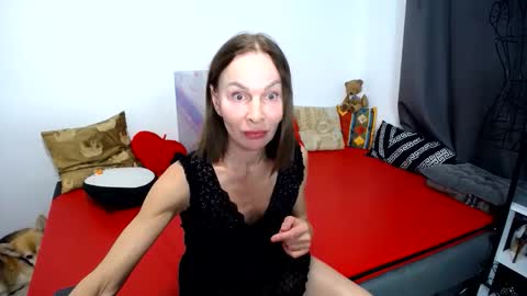 Nora online show from September 29, 8:30 pm