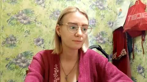 Lola online show from October 2, 7:29 am