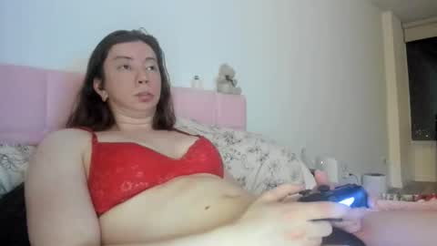 Emily snow online show from January 13, 1:02 am