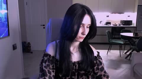 Hazel online show from November 8, 6:11 pm