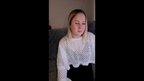 hi glad to chat online show from October 16, 6:46 am