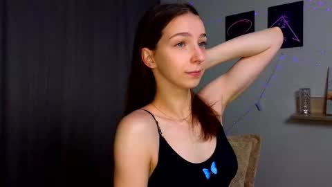 Hello My name is Helene NTMU  Finger up if u like what u see online show from October 3, 2:14 pm