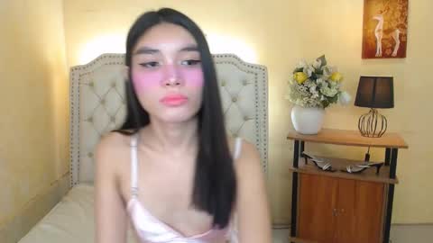 Snapshot of notaestheticallykyline chatting on December 6, 7:37 am Kyline online show from December 6, 7:37 am