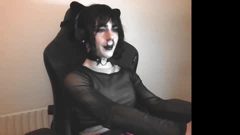 Lucy online show from February 19, 5:05 am