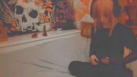 Lucy online show from September 27, 3:37 am