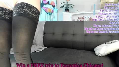 Snapshot of novaharper chatting on February 3, 4:14 am Nova Harper online show from February 3, 4:14 am