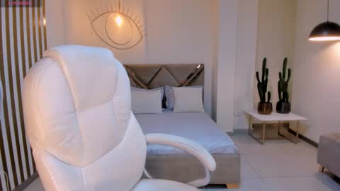 Nova online show from October 6, 8:37 pm