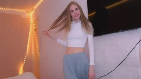 Mia Blake online show from March 27, 4:41 pm