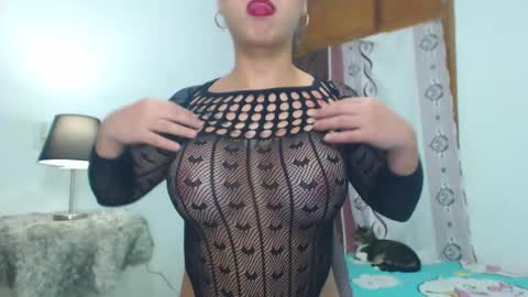novaxgirl89 online show from May 21, 10:49 pm