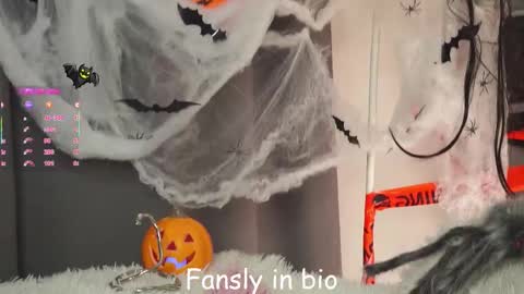 Dina online show from October 30, 1:28 am