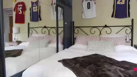 Nick and Tiffany online show from October 14, 5:05 pm