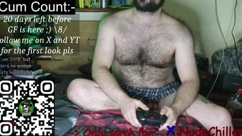 Snapshot of nudechiller chatting on January 1, 1:05 pm Vinz... online show from January 1, 1:05 pm