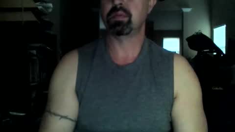 nvrenuff1979 online show from February 3, 12:42 pm