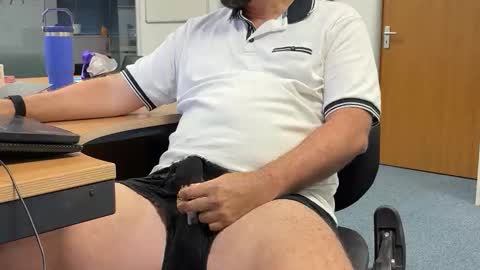 nwswingman69 online show from October 8, 7:47 am