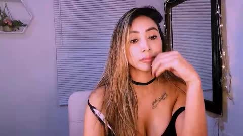 Nycole online show from October 26, 12:55 am