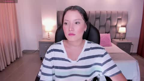 nylaa_rose online show from October 4, 7:11 pm