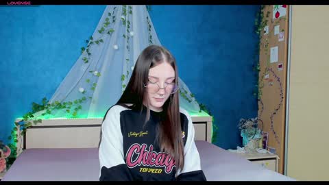 Kat online show from January 27, 7:03 pm