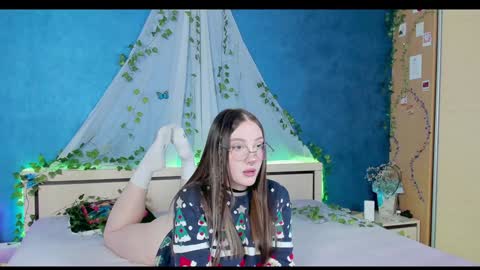 Kat online show from December 17, 7:37 pm