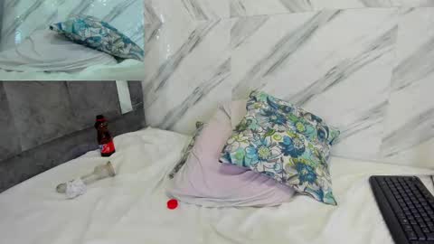 Snapshot of nymphomania9599 chatting on February 28, 1:47 am xionela gates online show from February 28, 1:47 am