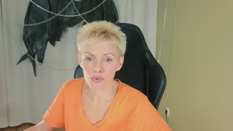 Angie online show from November 1, 5:17 am