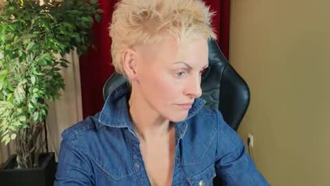 Angie online show from October 25, 5:51 am