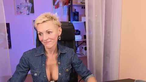 Angie online show from October 7, 5:25 am