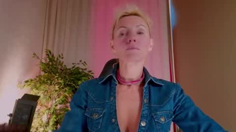 Angie online show from September 30, 5:18 am