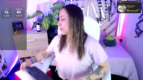 Alex   .    online show from November 8, 9:29 pm