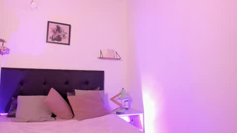 nyxa_ online show from October 22, 10:55 pm