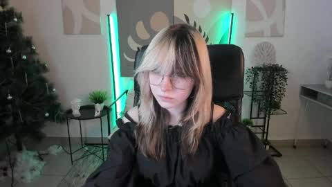 Nyx online show from May 18, 4:51 am