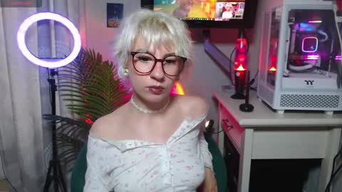 Moonlight online show from October 14, 9:34 am