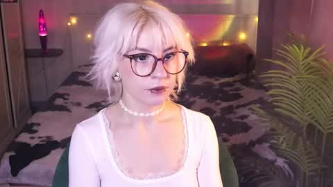 Moonlight online show from February 5, 9:35 am