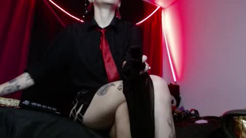 obey_missraven online show from October 15, 5:54 am
