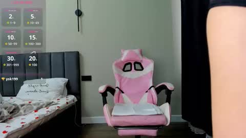 Leila online show from October 2, 6:12 am