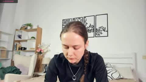 Elis online show from April 15, 6:22 pm