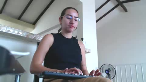Val online show from February 21, 7:21 pm