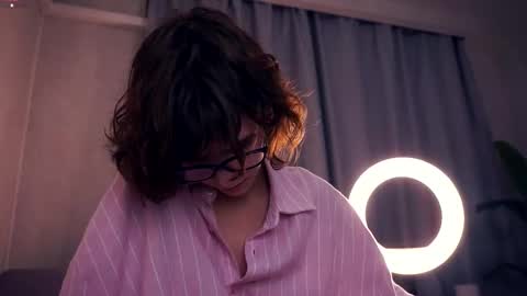 Thea online show from November 5, 7:38 pm