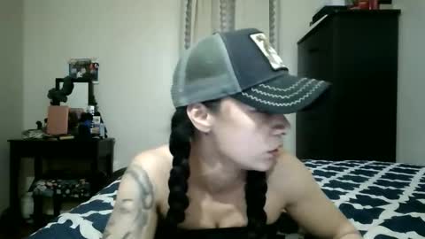 Lit en Cama online show from January 14, 5:04 am