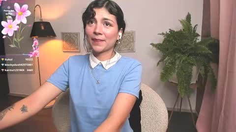  Holly  online show from April 21, 2:51 am