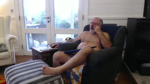Snapshot of ohjonny55 chatting on December 3, 5:26 am Ohjonny online show from December 3, 5:26 am