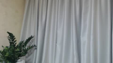 Snapshot of ohsweetmari chatting on February 28, 5:59 pm Mari online show from February 28, 5:59 pm