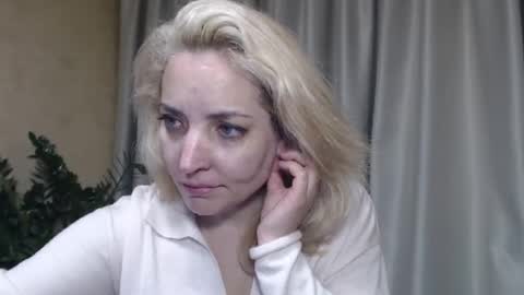 Mari online show from October 13, 6:10 pm